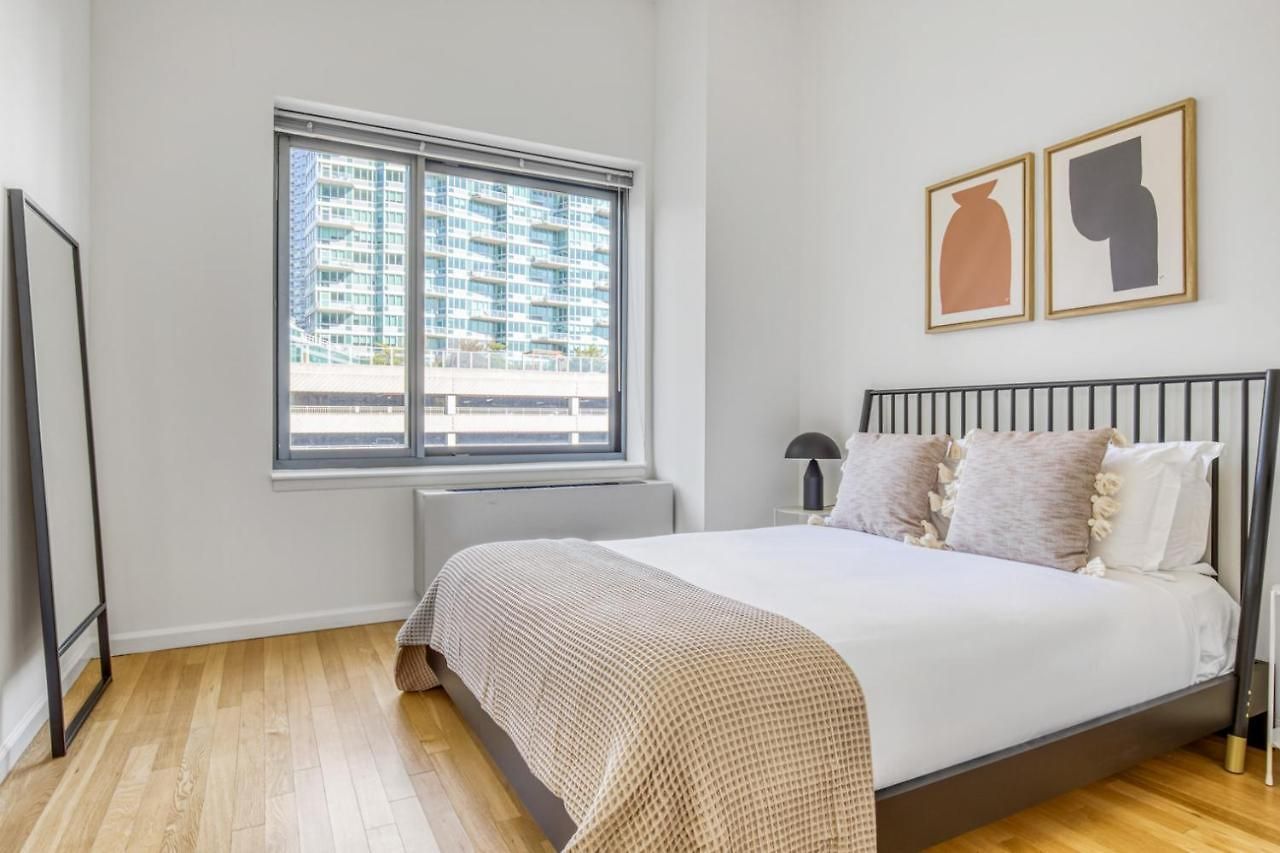 Lic 1br W Wd Elevator Doorman Nr E River Nyc-764