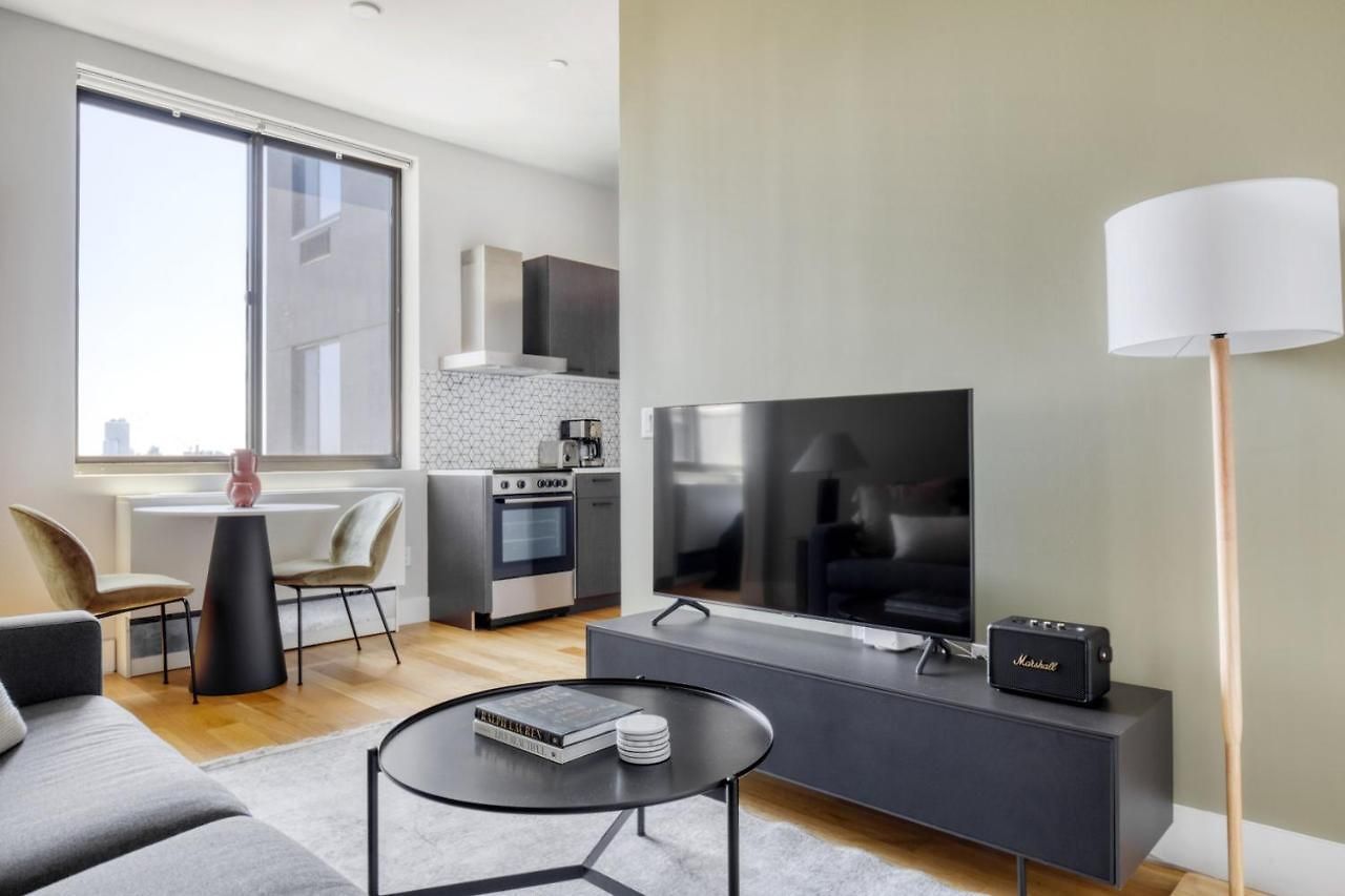 E Village 1br W Wd On Prime Corner Nyc-858 New York