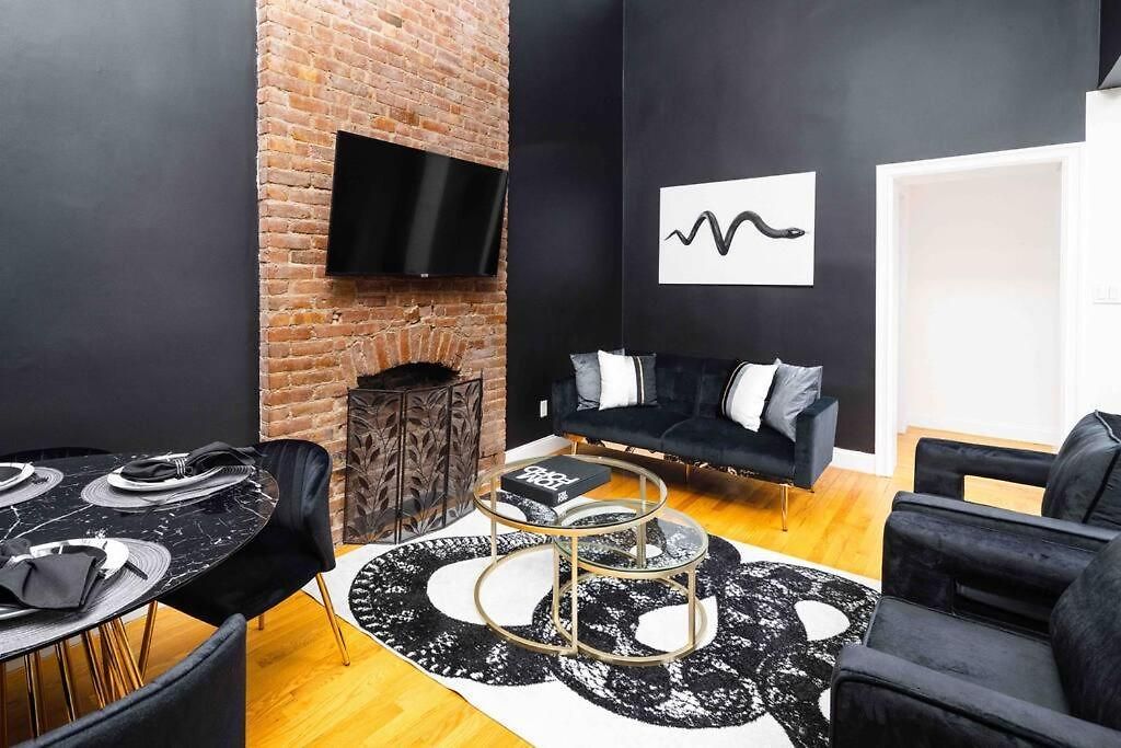 Spacious In Brooklyn Heights *