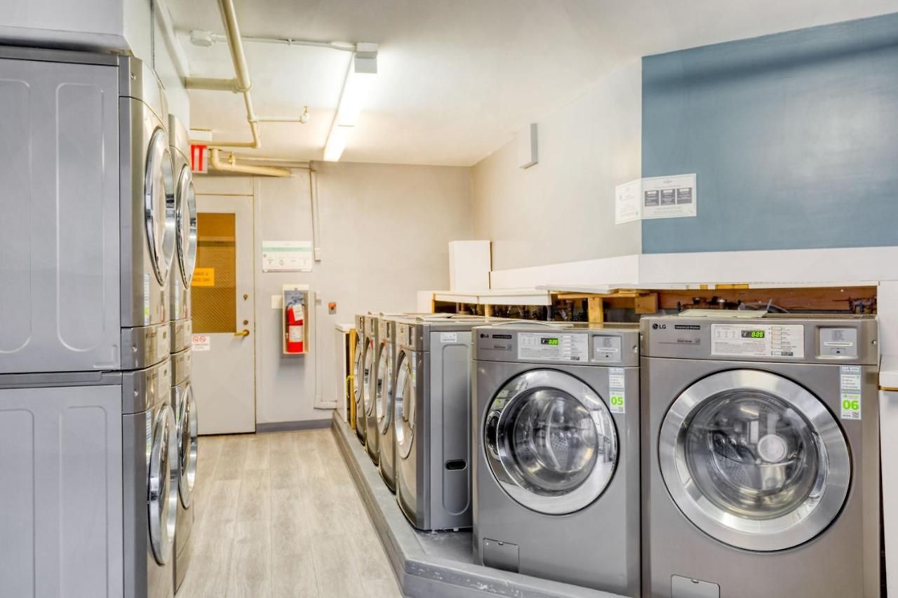 Ues 2br W Elevator Doorman Gym Nr Park Nyc-1072 * New York