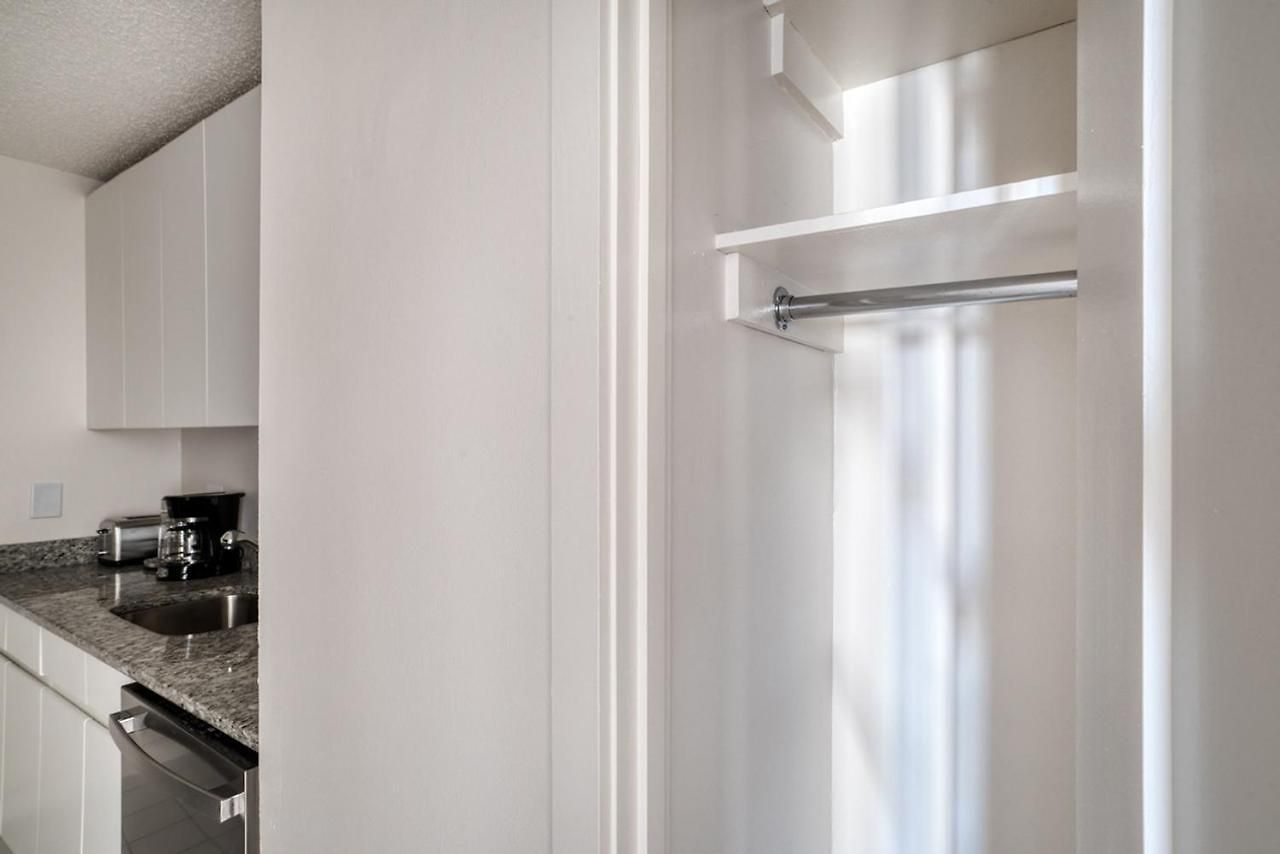 Apartment Ues 2br W Elevator Doorman Gym Nr Park Nyc-1072 New York