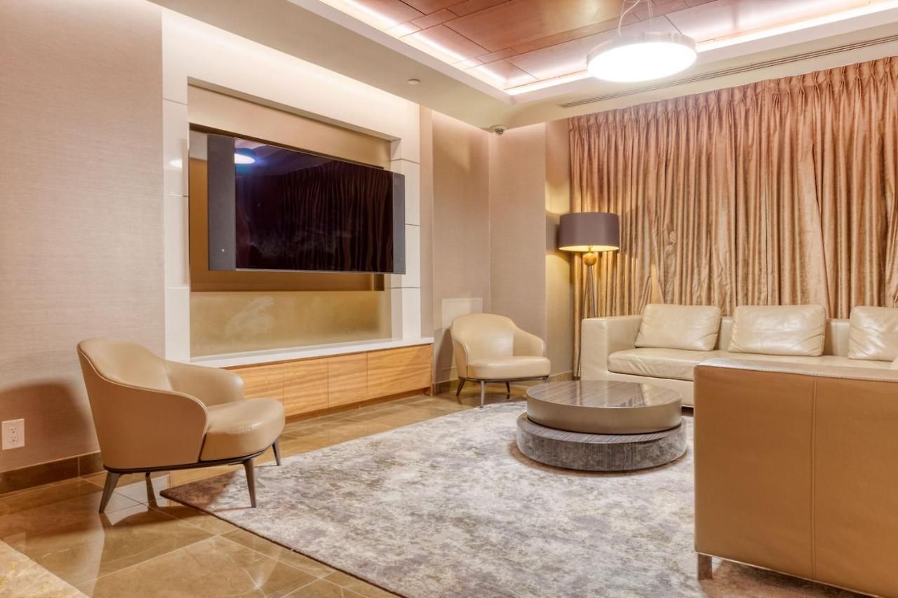 Ues 2br W Elevator Doorman Gym Nr Park Nyc-1072 Apartment