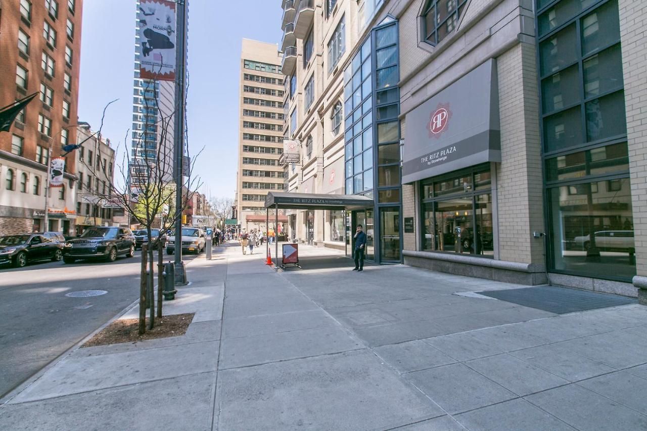 Apartment Midtown 2br W Pool Gym Roof Nr Broadway Nyc-382