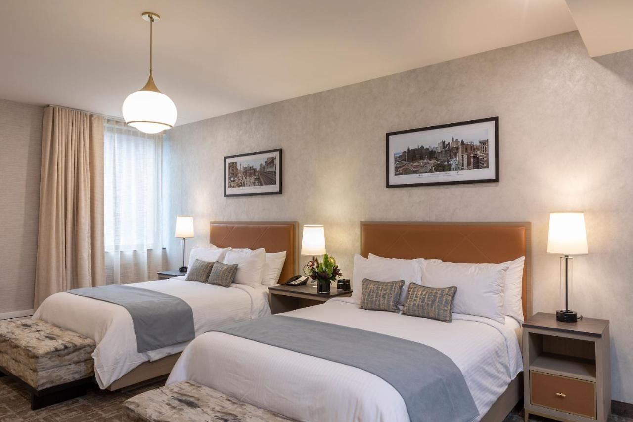 Broadway Plaza 4*