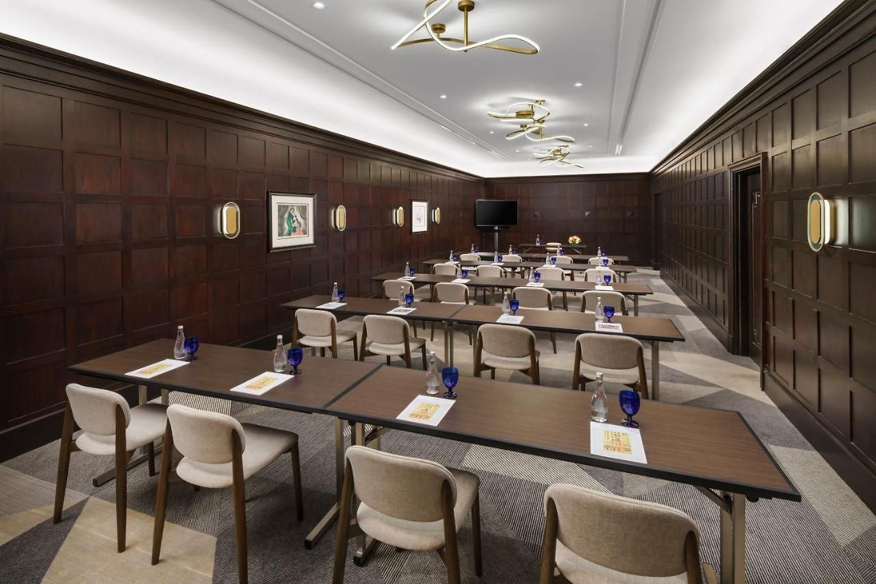 The Algonquin Times Square, Autograph Collection 4*