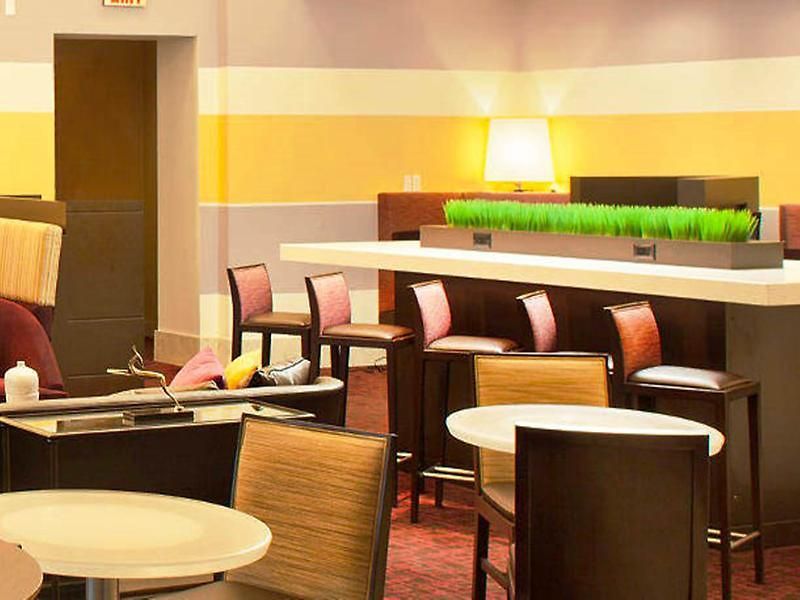 Hotel Courtyard By Marriott Jfk Airport 3*