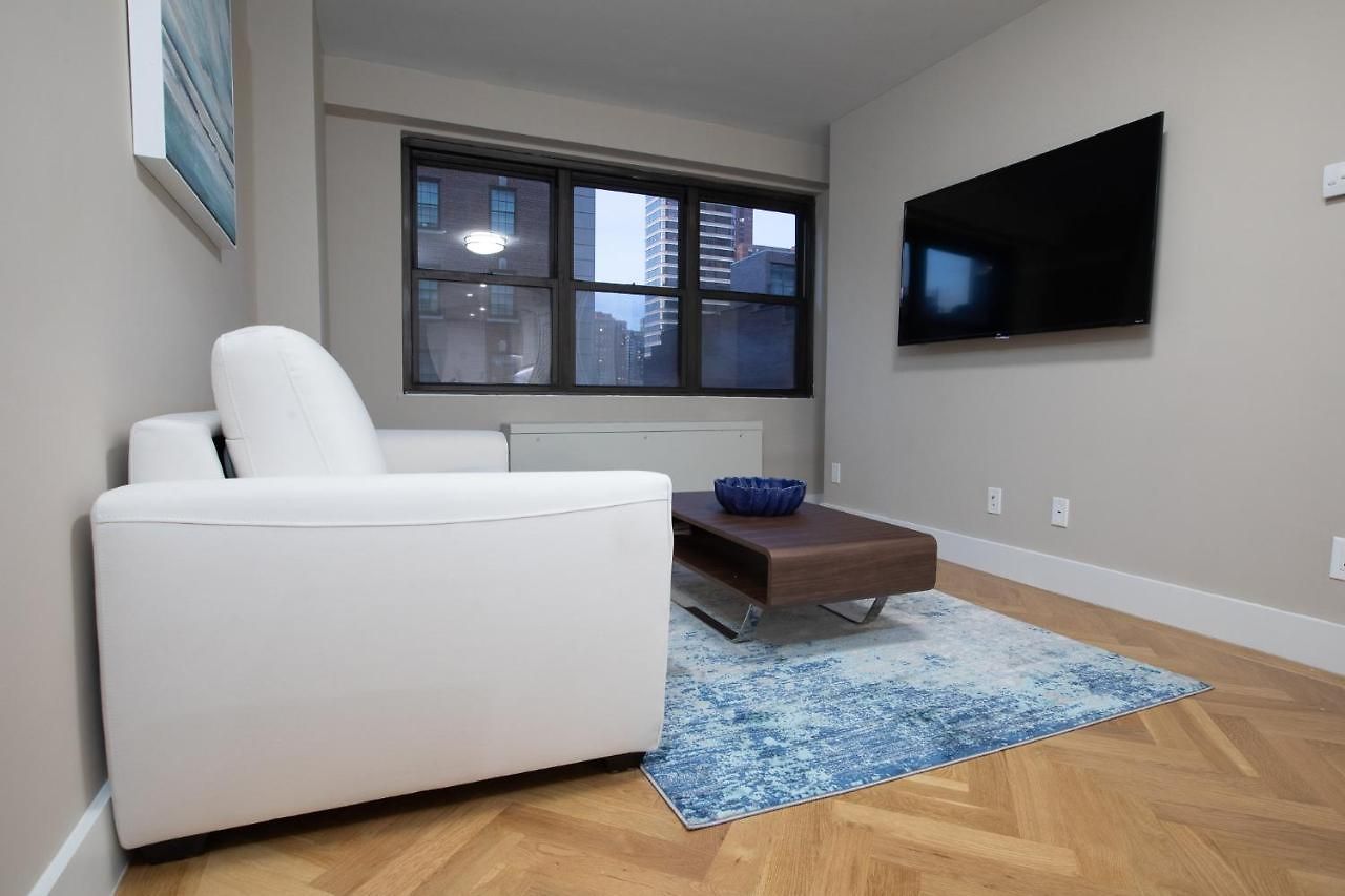 Apartment Elegant East Side New York