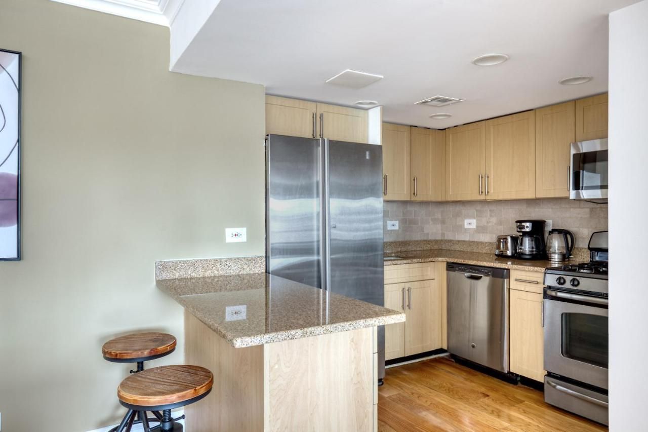 Apartment Lenox Hill 2br W Elevator Doorman Nyc-1011