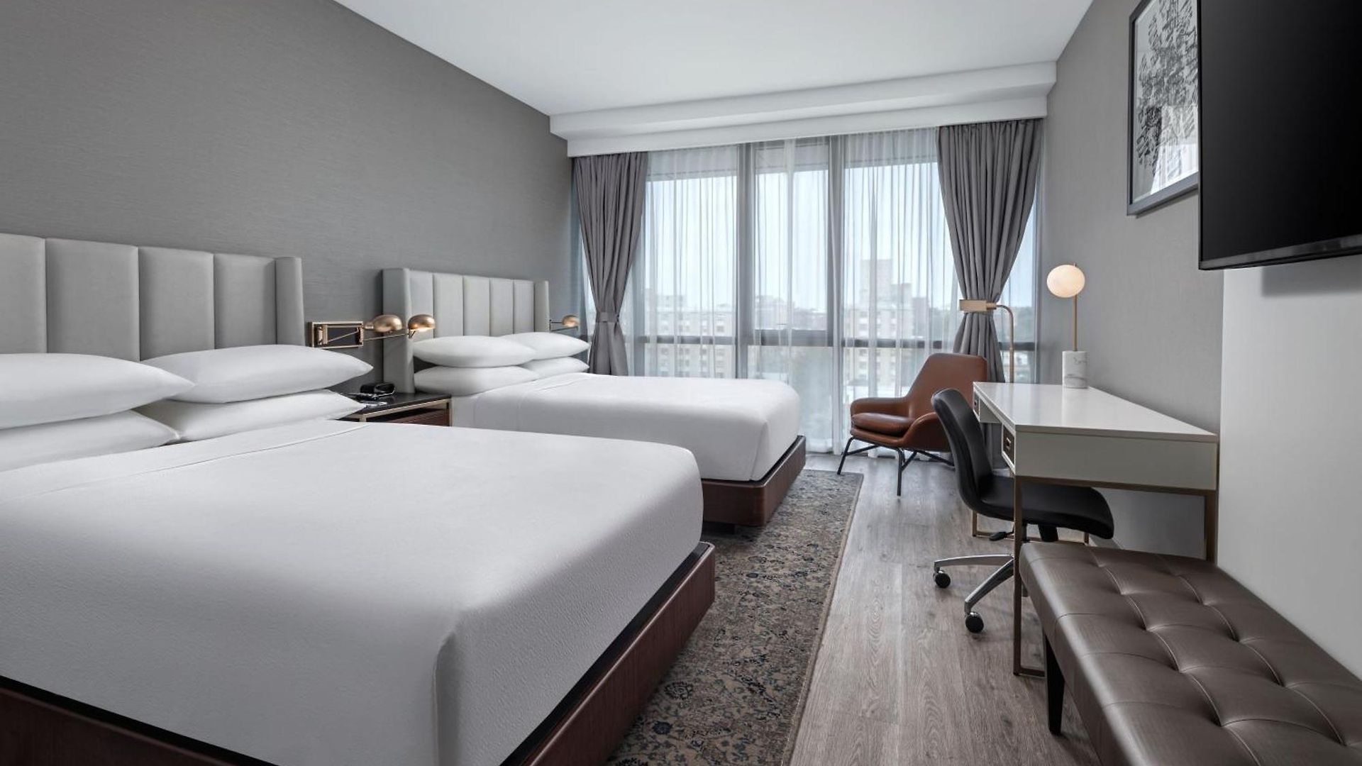 Four Points By Sheraton Flushing Hotel 4*