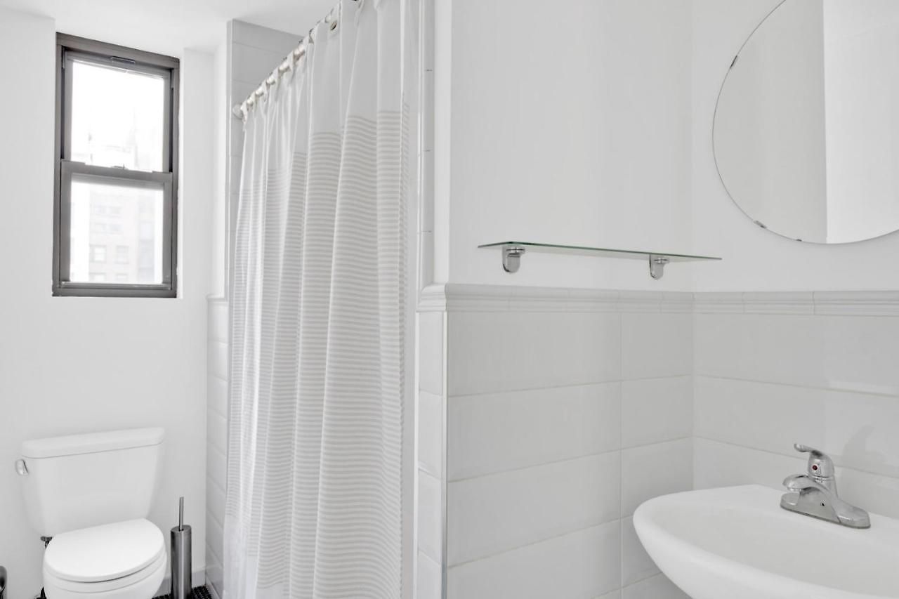 Midtown 2br W Elevator Doorman Nr Shopping Nyc-737