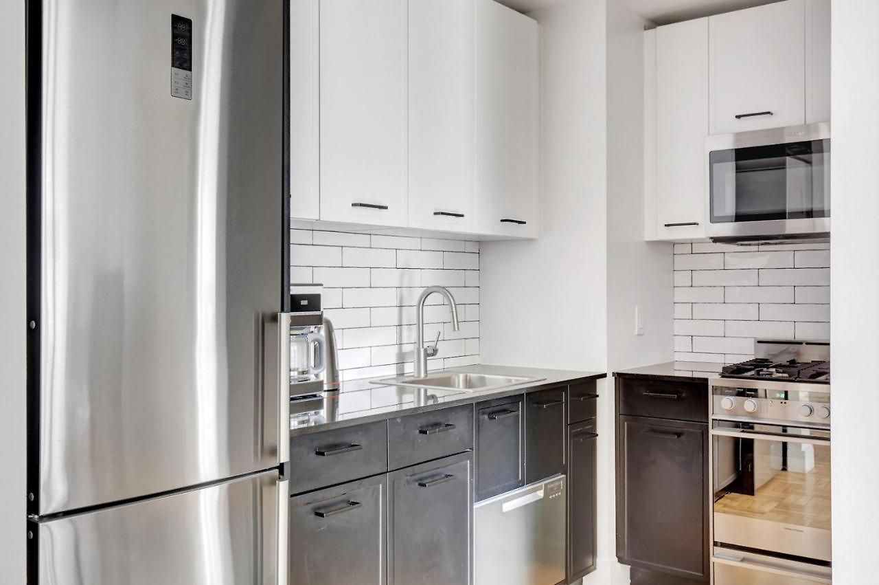 St 1br Wspeakeasy Doorman Gym Nyc-225 Apartment
