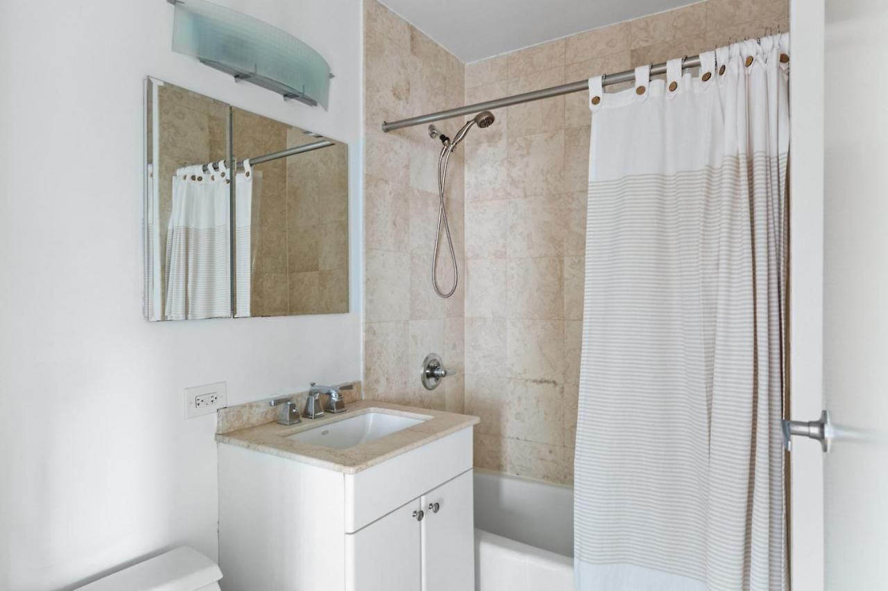1br Nr Times Sq W Indoor Pool Doorman Nyc-50 *
