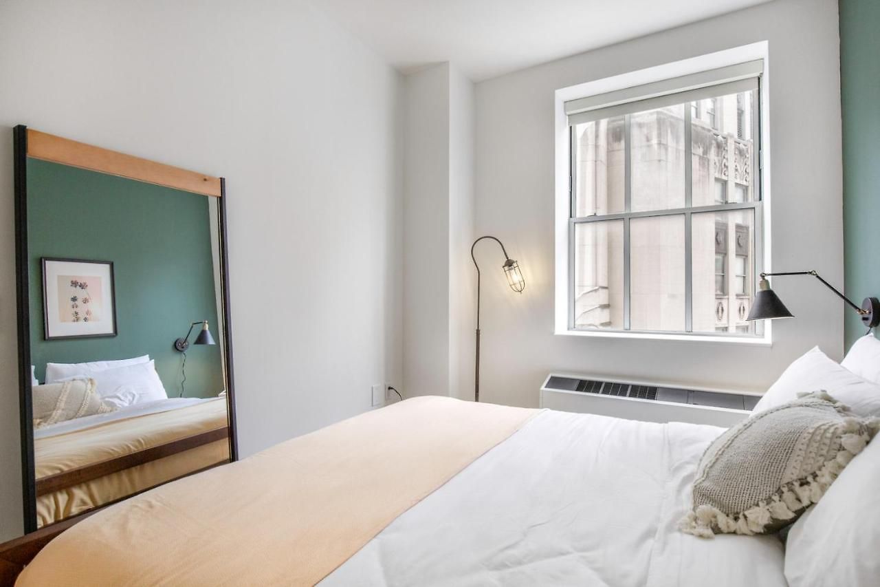 Fidi 1br W Residents Bar Golf Simulator Gym Nyc-270