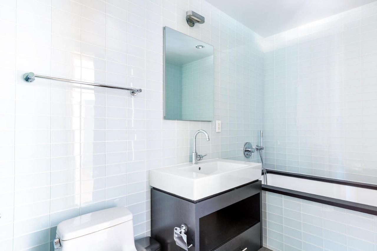 Apartment Hells Kitchen 2br W Doorman Nr Park Nyc-522