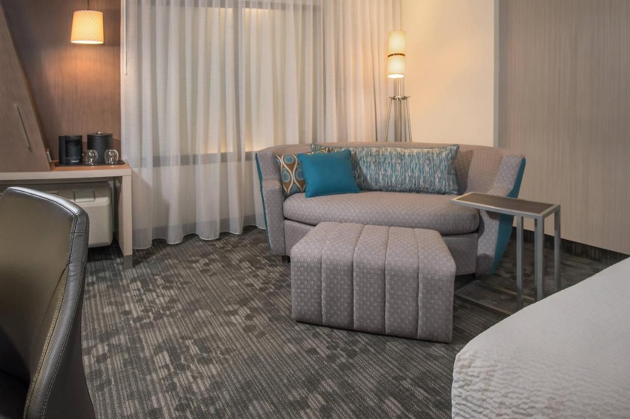 Courtyard By Marriott Queens, Jamaica 3*