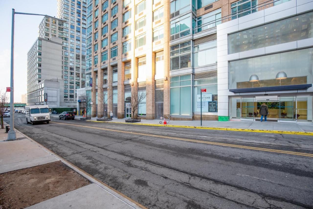 Blueground Uws 1br W Wd Nr Lincoln Center Nyc-880 *