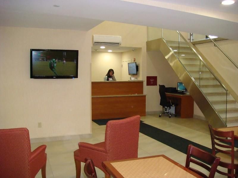 - Laguardia Airport