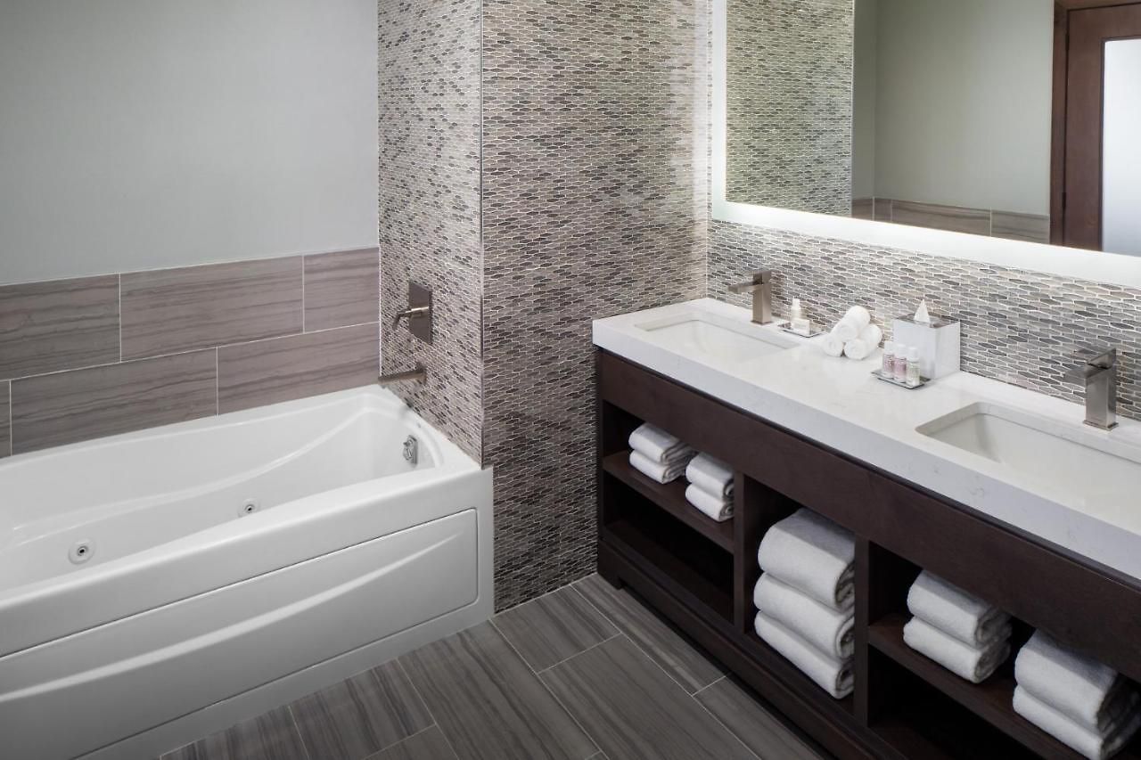 Indigo Flushing - Laguardia Hotel