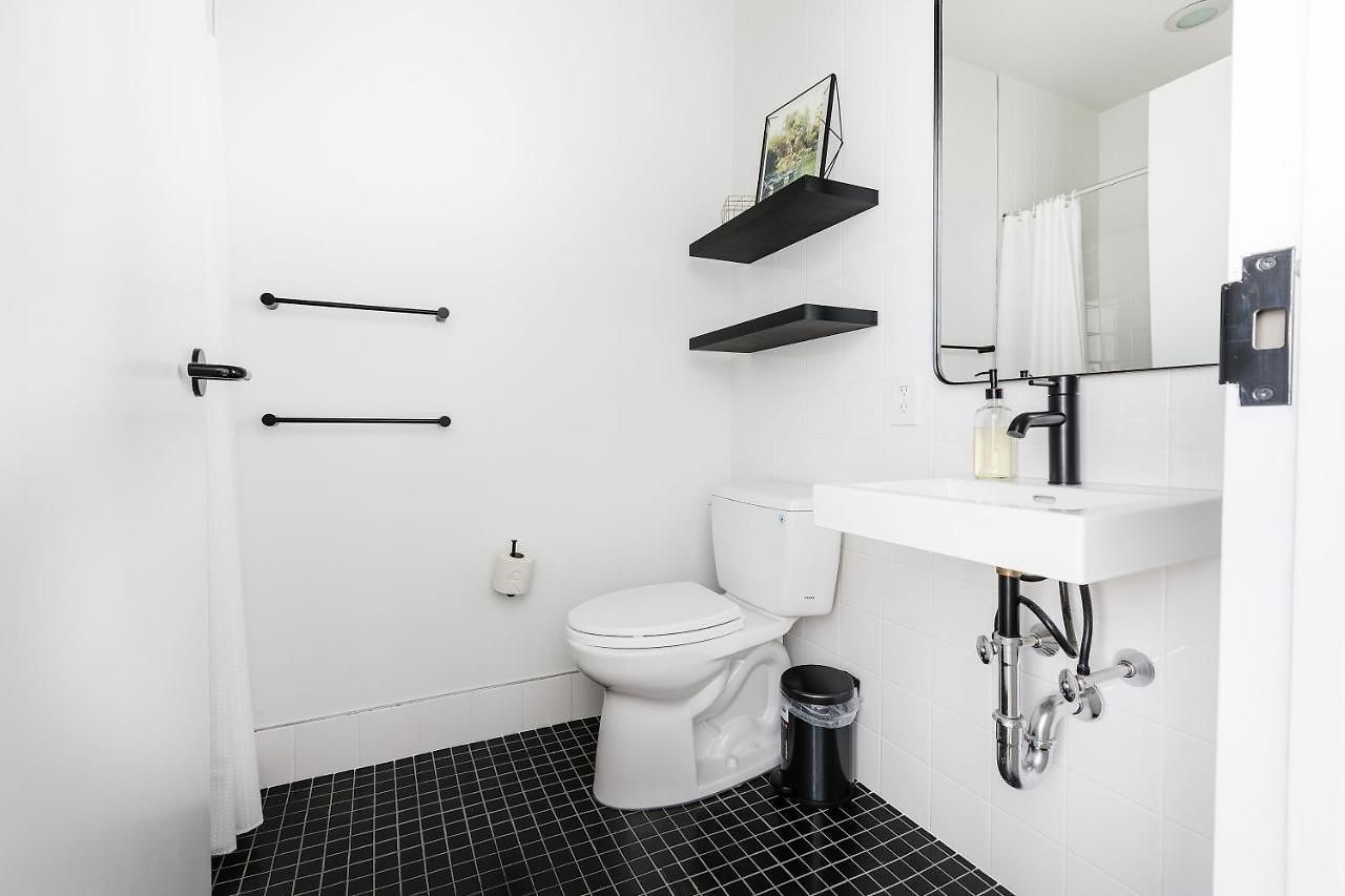 Placemakr Street 4*
