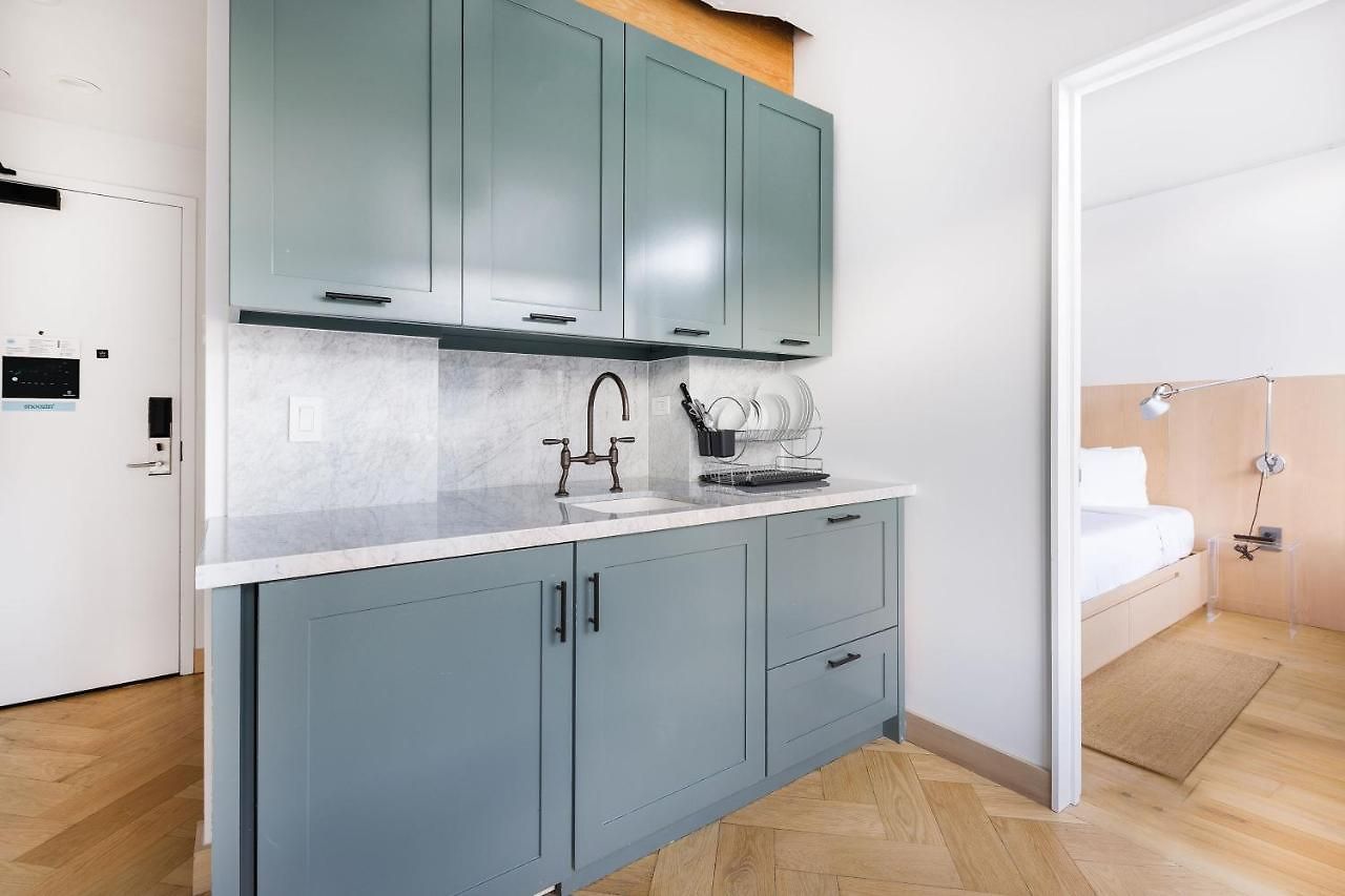 Placemakr Street Aparthotel