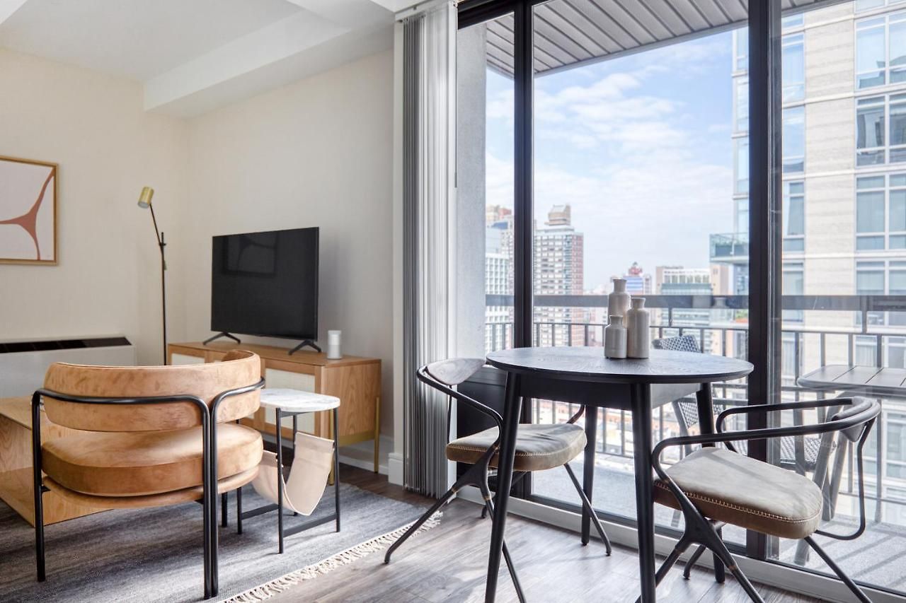 Ues 1br W Gym Doorman Nr Carl Schurz Park Nyc-653 Apartment