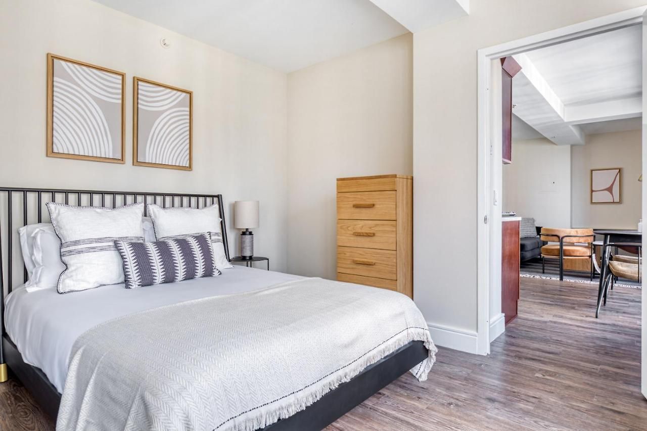 Apartment Ues 1br W Gym Doorman Nr Carl Schurz Park Nyc-653 *