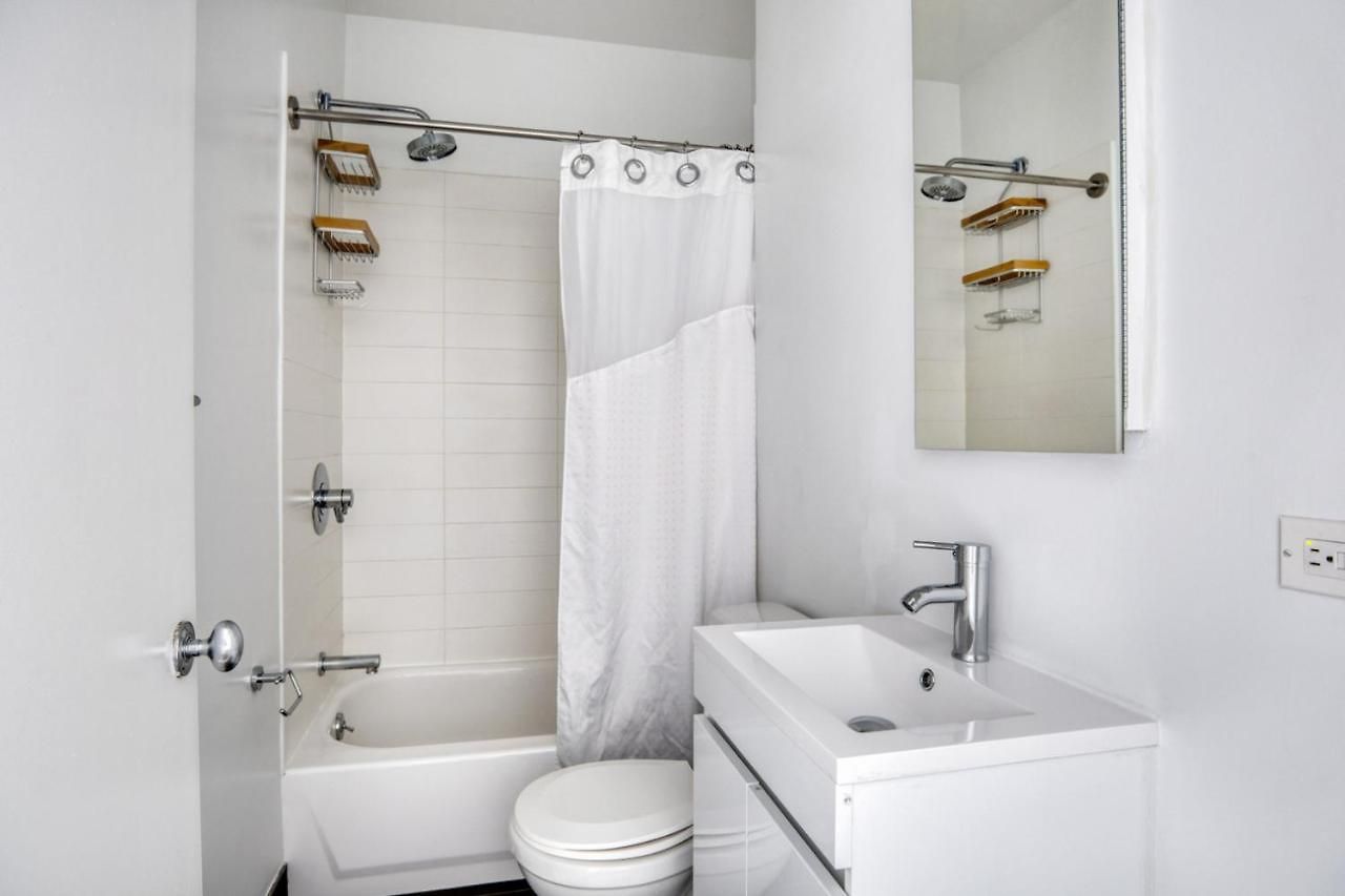Apartment Uws 1br W Gym Doorman Nr Park Nyc-1100 New York