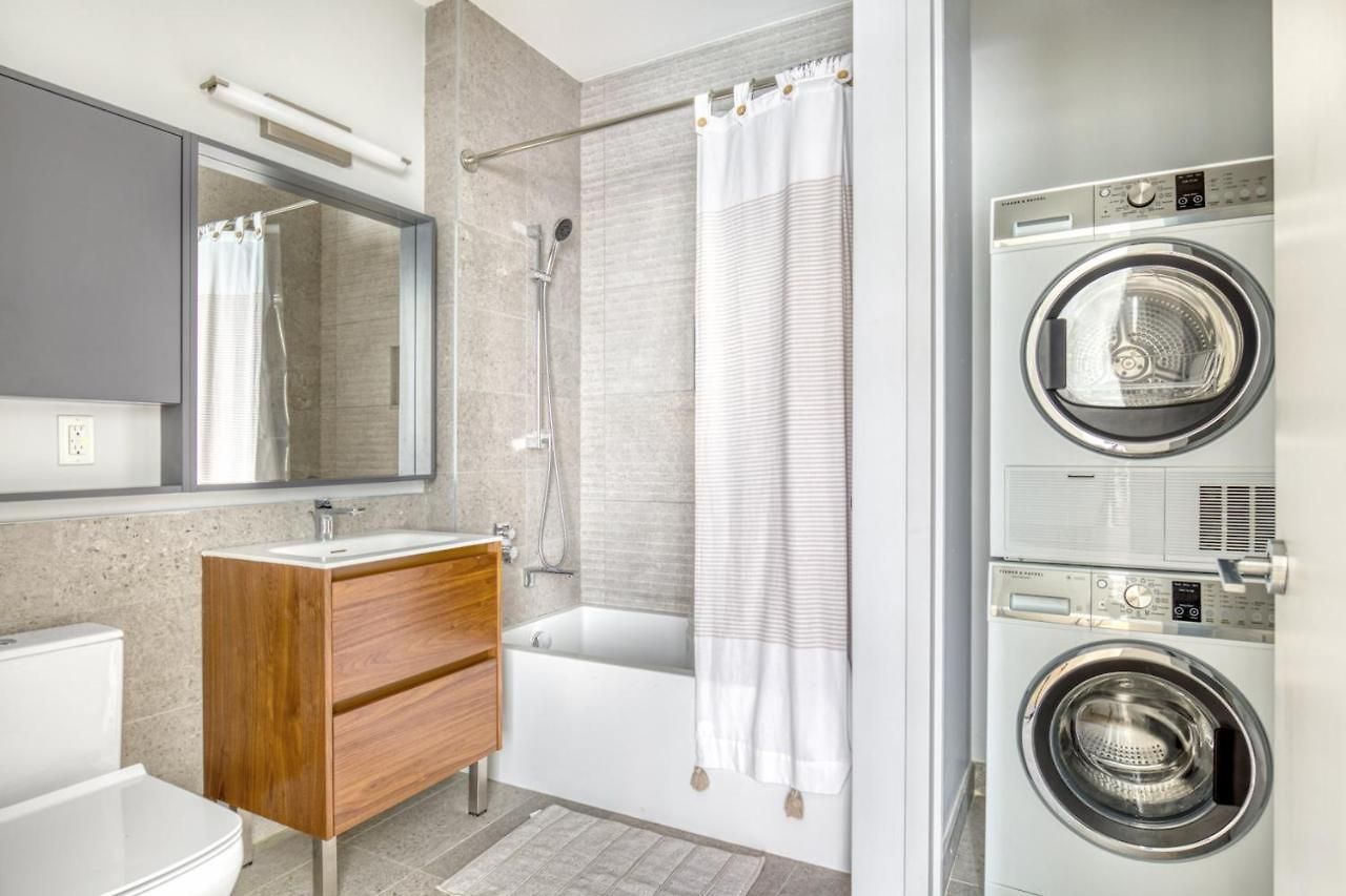 Apartment Ues 1br W Doorman Gym Nr Carl Schurz Park Nyc-641 New York