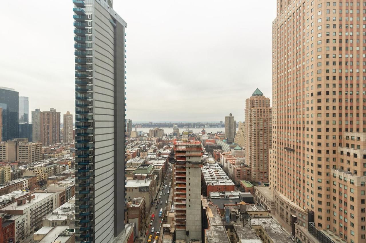 Modern Bright Times Sq 1br W Indoor Pool Nyc-8 Apartment