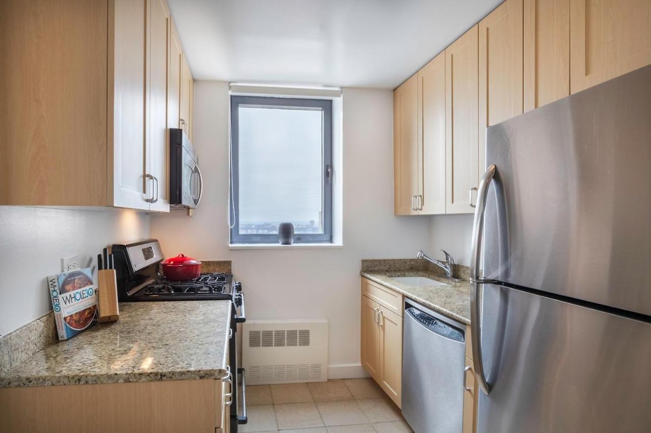 Modern Bright Times Sq 1br W Indoor Pool Nyc-8 Apartment *