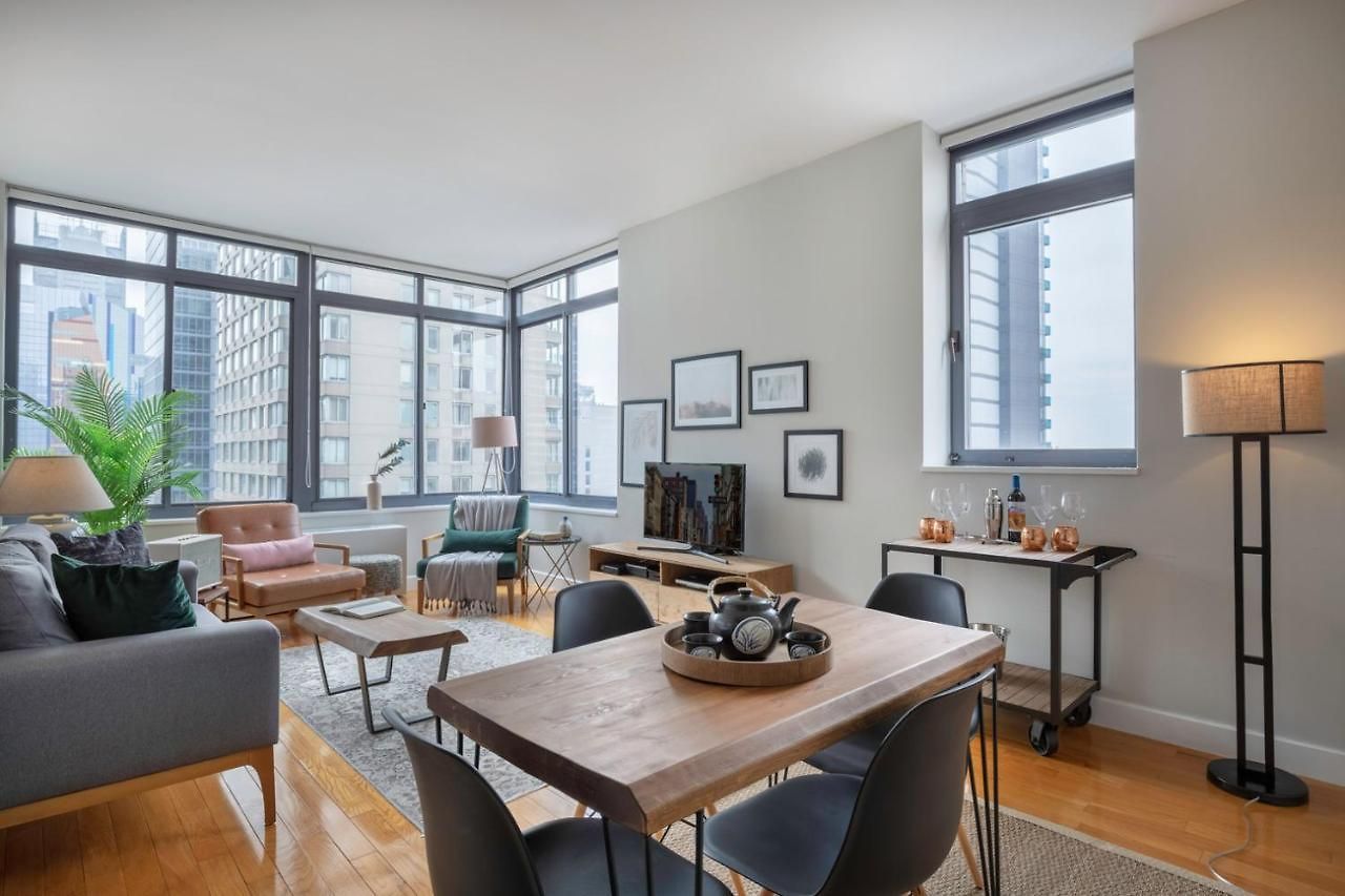Modern Bright Times Sq 1br W Indoor Pool Nyc-8 Apartment *