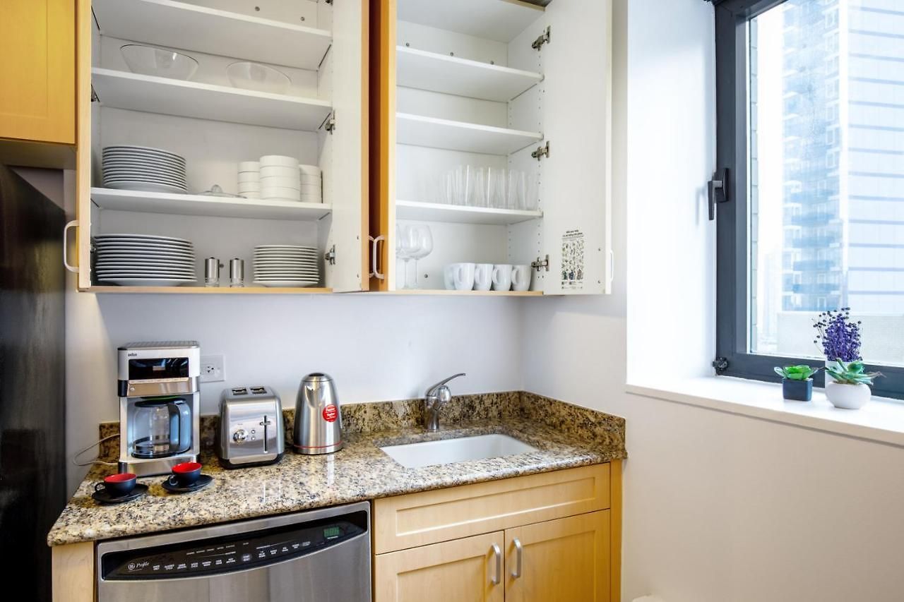 1br Nr Times Sq W Indoor Rooftop Gym Nyc-141 Apartment *