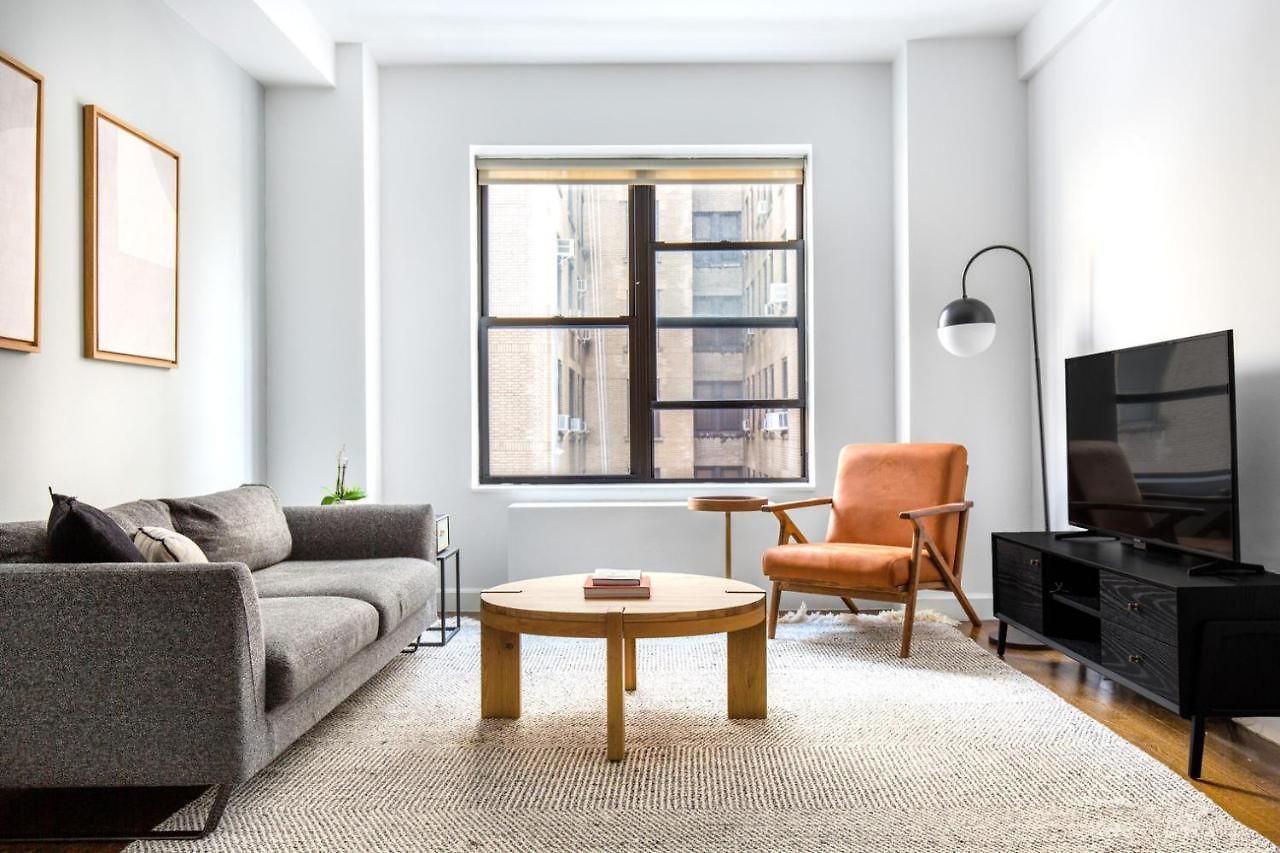 Uws 1br W Doorman Elevator Nr Park Nyc-416 *