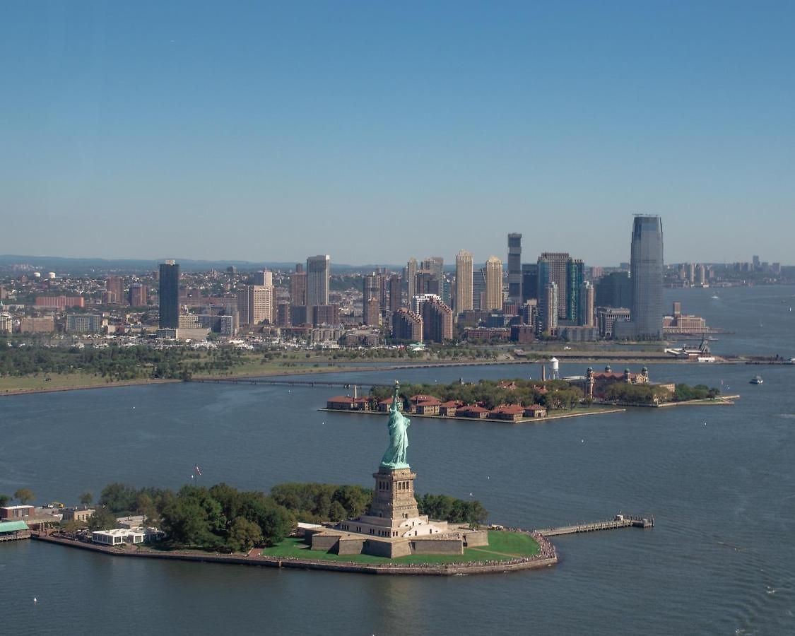 Homestay Private Bedroom Near The Free Ferry Boat! New York
