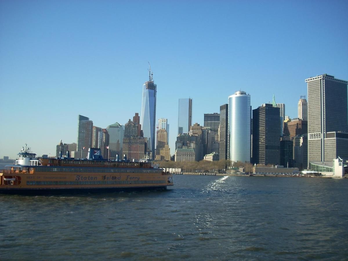 Private Bedroom Near The Free Ferry Boat! * New York