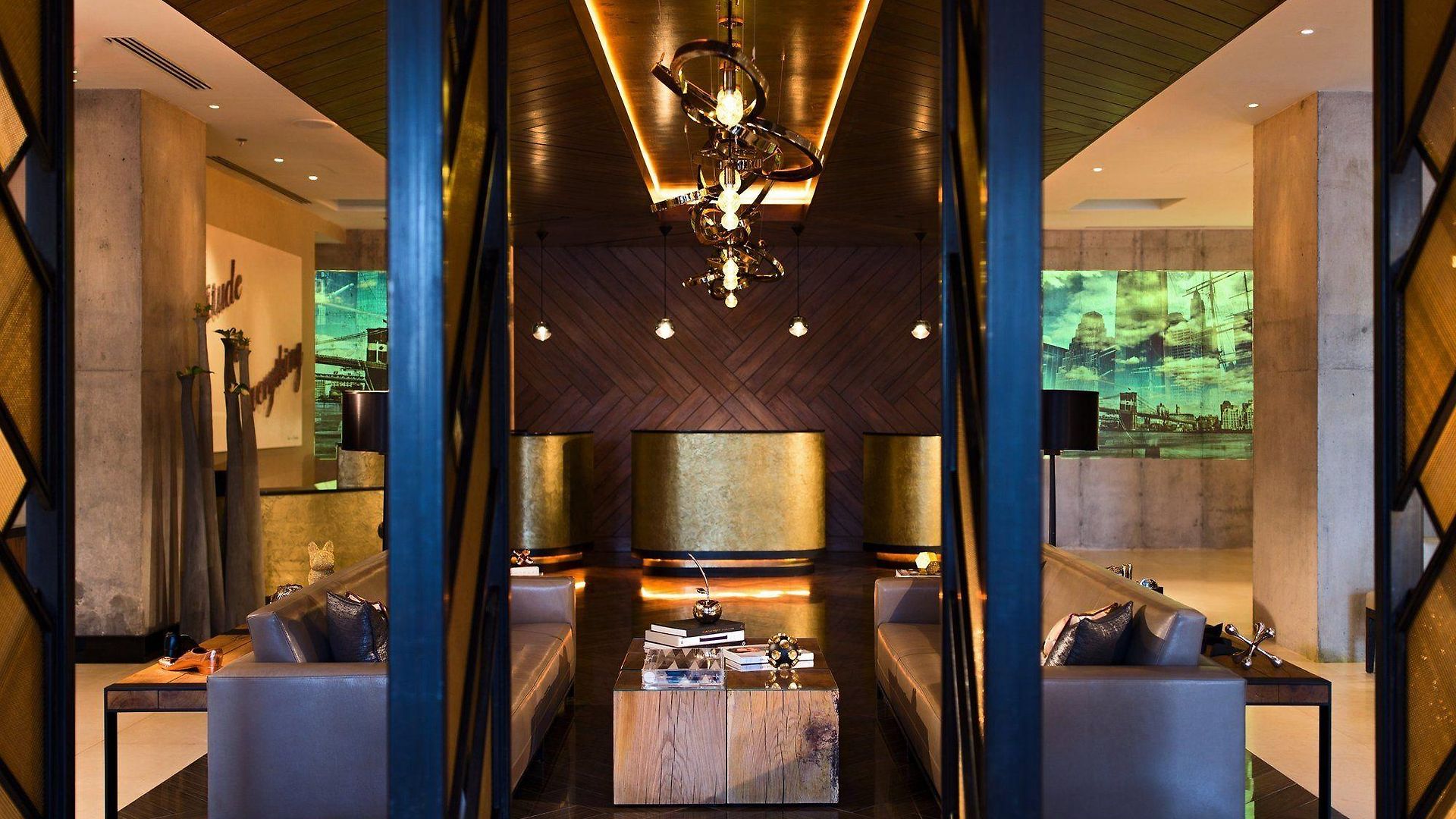 Renaissance Midtown Hotel 4*
