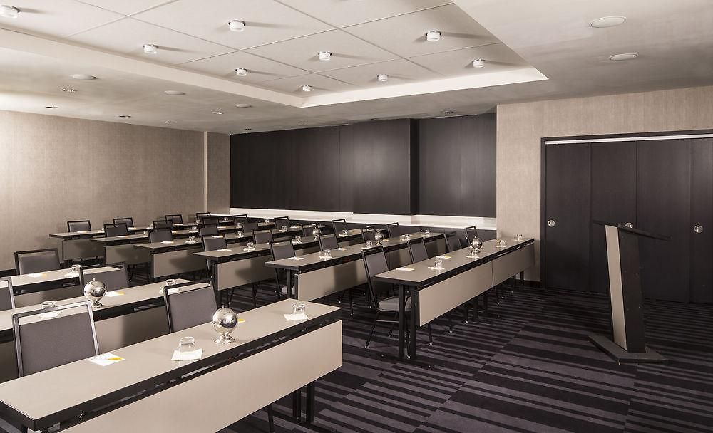Courtyard By Marriott Manhattan/central Park Hotel New York