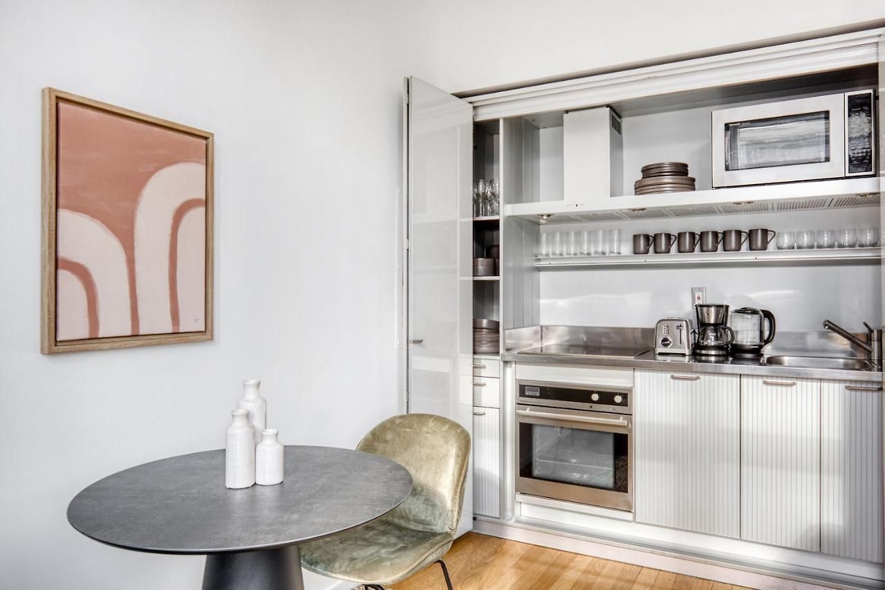 Apartment Midtown 1br W Gym Wd Across From Rock Center Nyc-670
