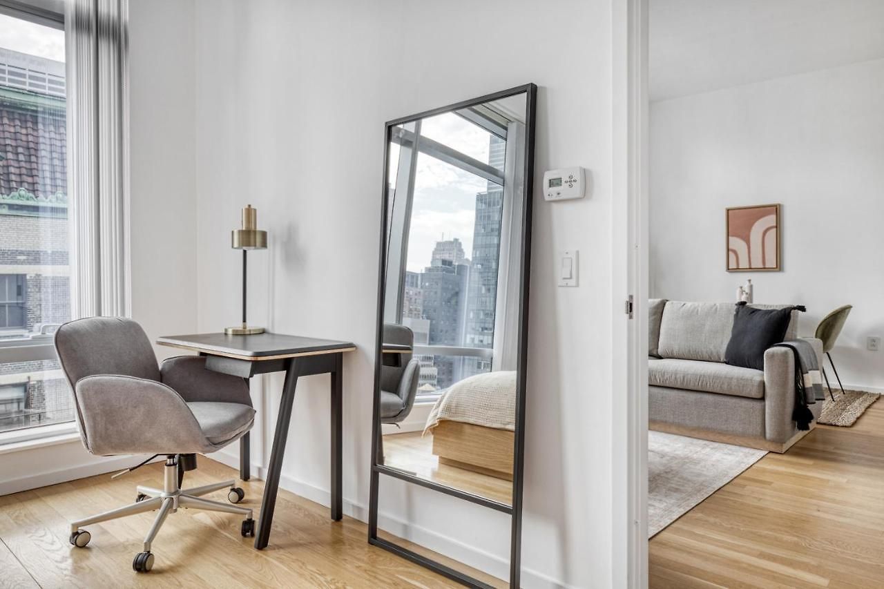 Midtown 1br W Gym Wd Across From Rock Center Nyc-670 Apartment
