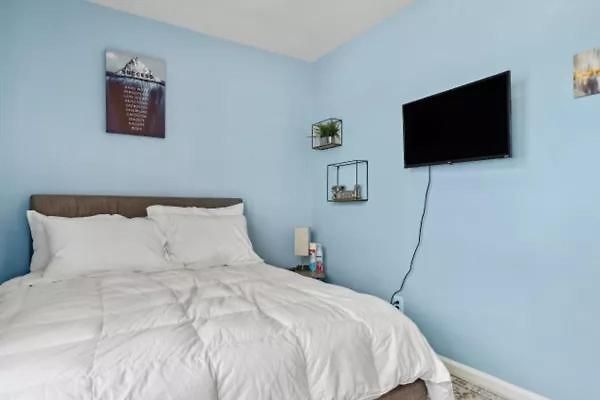Rockaway 3 Bedroom By The Sea.