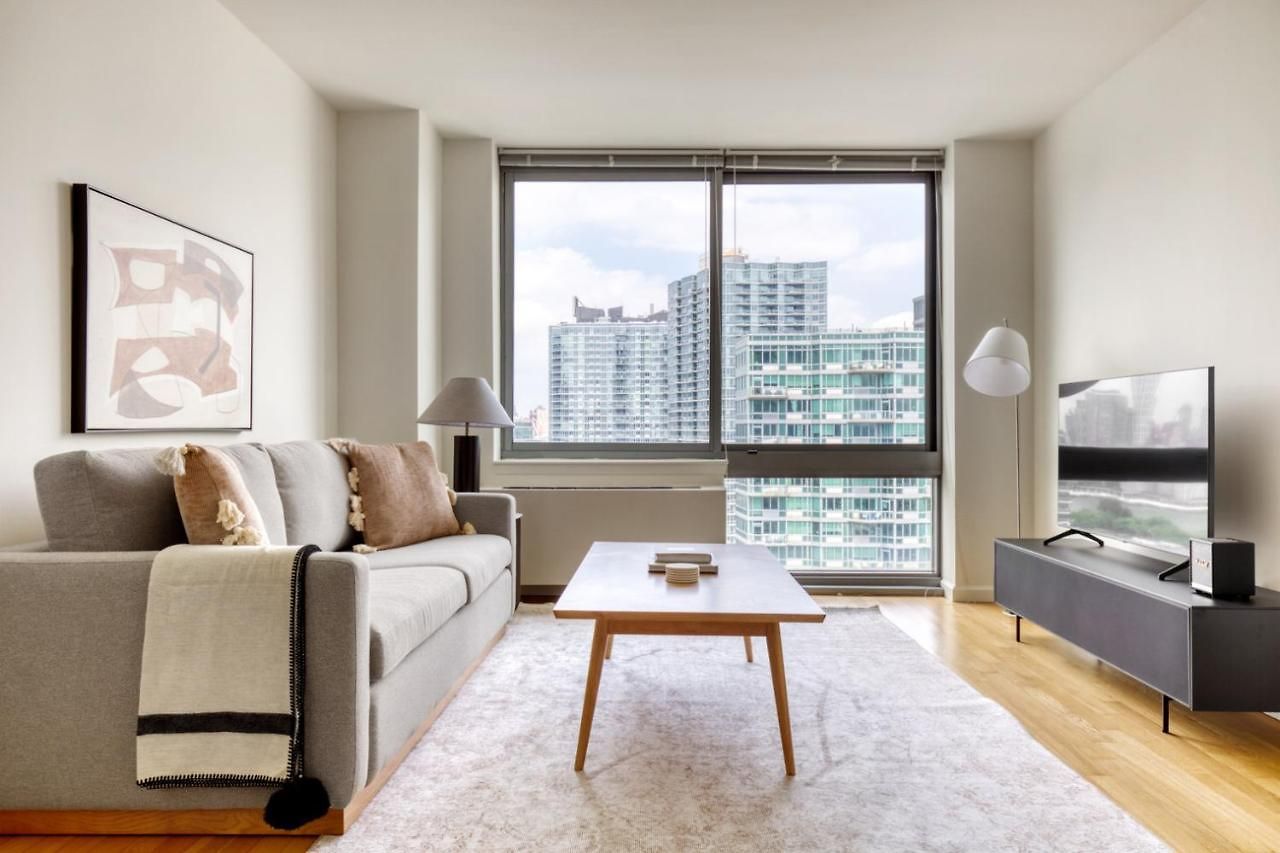 Lic 1br W Wd Elevator Doorman Nr E River Nyc-850 New York