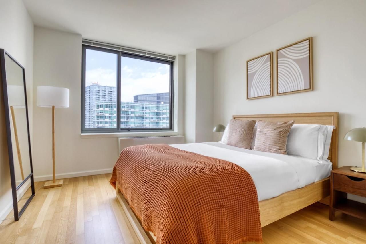 Apartment Lic 1br W Wd Elevator Doorman Nr E River Nyc-850 New York