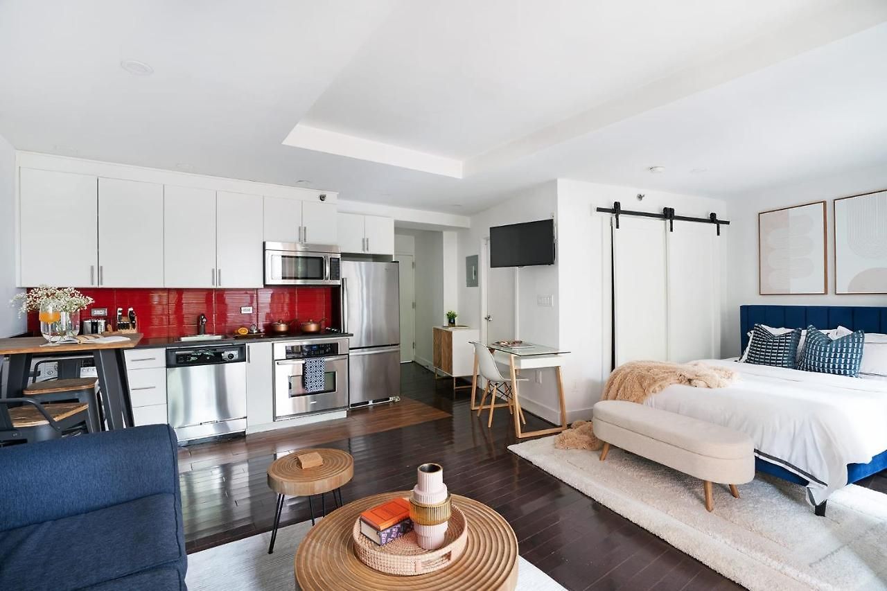 Apartment 809-2b New Bldg Jr Columbus Circle Balcony Wd New York