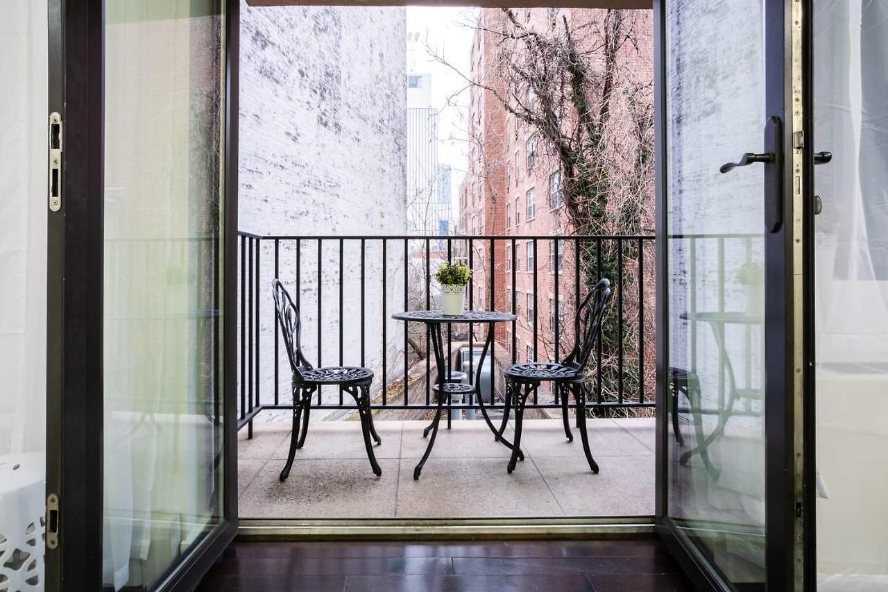 809-3b Columbus Circle W D New Bldg Balcony Apartment *
