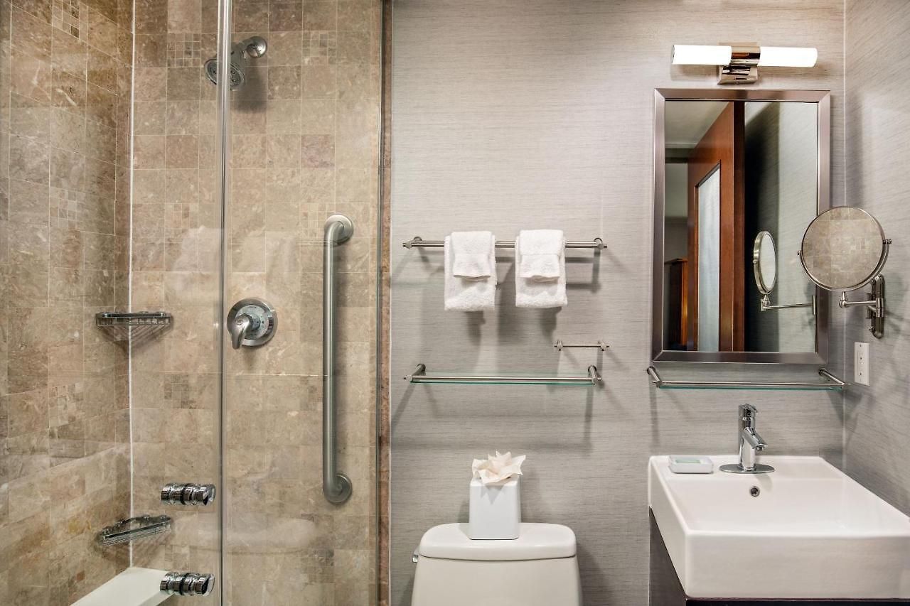 Fairfield By Marriott Manhattan Times Square Hotel