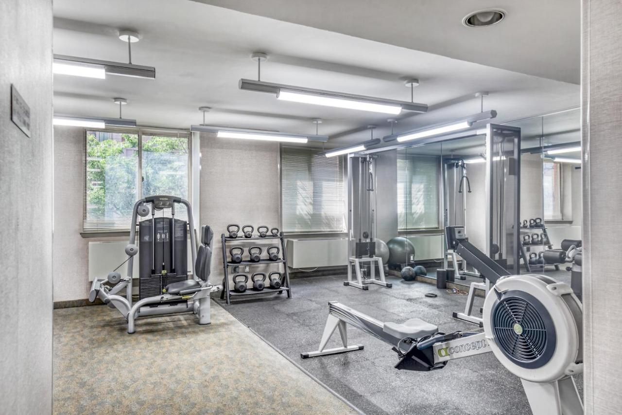 Uws 1br W Doorman Gym Nr Park Nyc-932 *