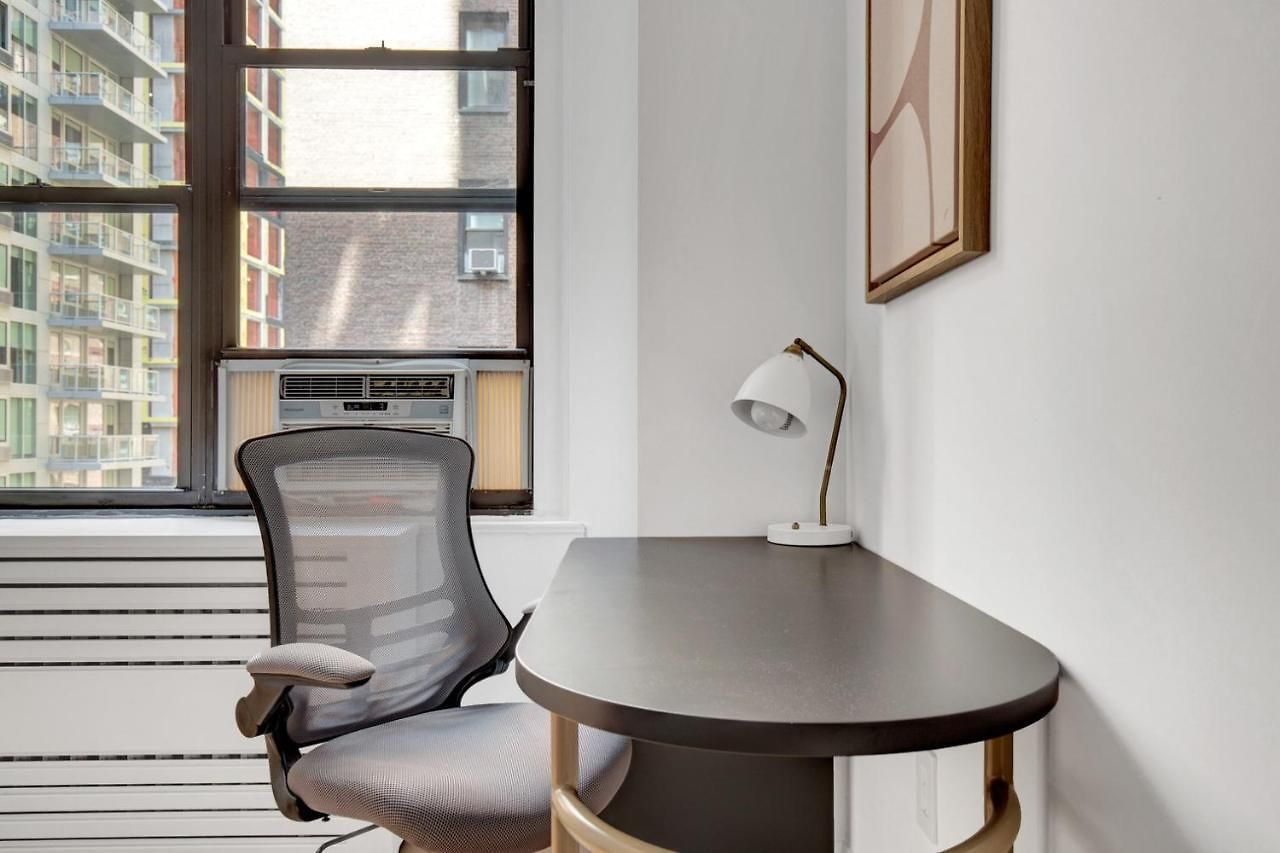 Midtown 1br W Doorman Wd Nr Grand Nyc-780 *