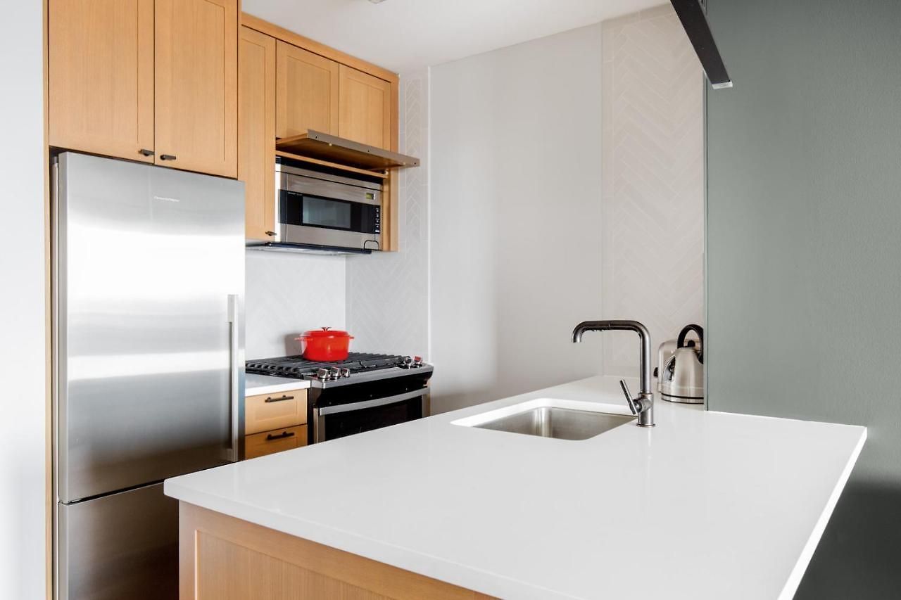 Hells Kitchen 1br W Pool Gym Dm Nr Subway Nyc-482