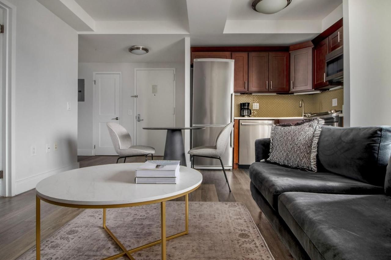 Apartment Ues 1br W Gym Nr Museums Art Galleries Nyc-1179