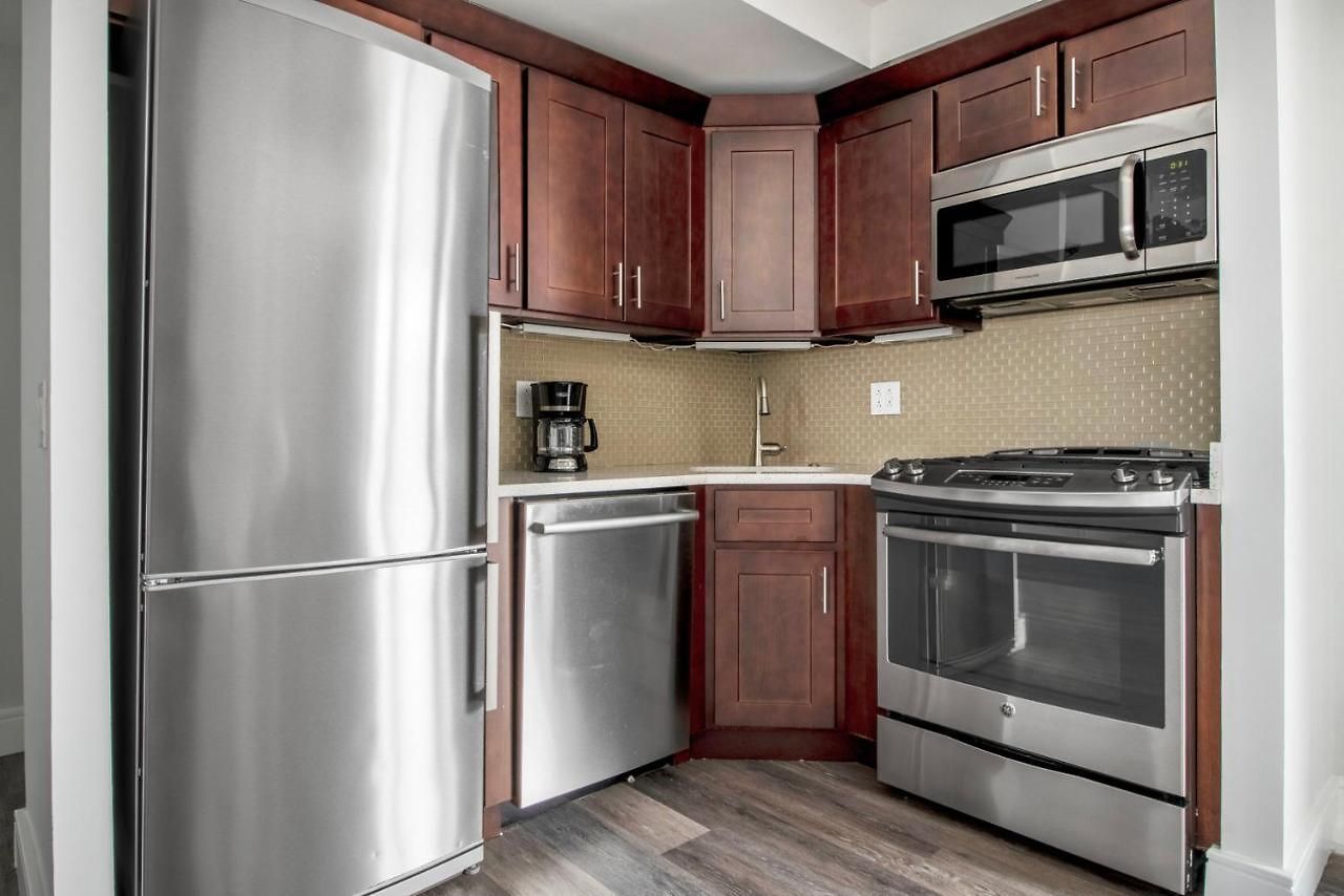 Ues 1br W Gym Nr Museums Art Galleries Nyc-1179 Apartment New York